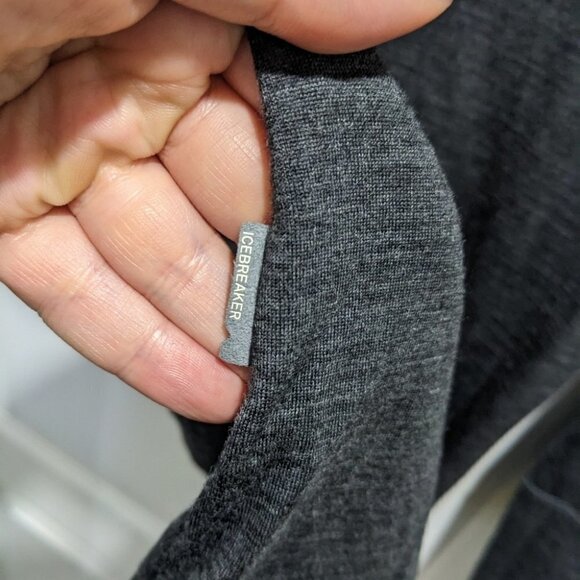 Icebreaker | Women's harmony merino wool henley in grey - Picture 10 of 10